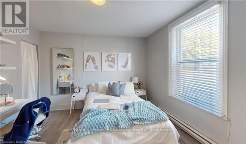 364 Barrie Street, Kingston (East Of Sir John A. Blvd), ON - Indoor Photo Showing Bedroom