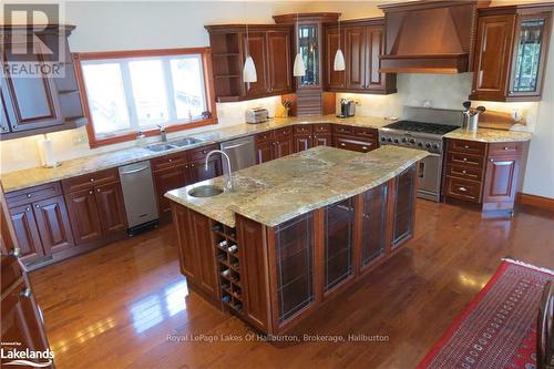 1130 Parsons Road, Dysart Et Al, ON - Indoor Photo Showing Kitchen With Double Sink