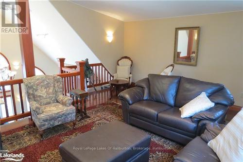 1130 Parsons Road, Dysart Et Al, ON - Indoor Photo Showing Living Room