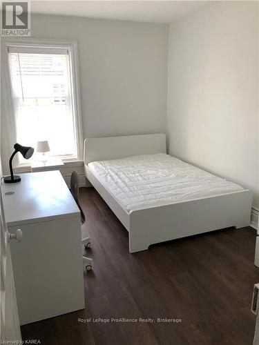 366 Barrie Street, Kingston (East Of Sir John A. Blvd), ON - Indoor Photo Showing Bedroom