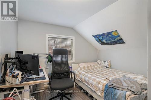 368 Barrie Street, Kingston (East Of Sir John A. Blvd), ON - Indoor Photo Showing Bedroom