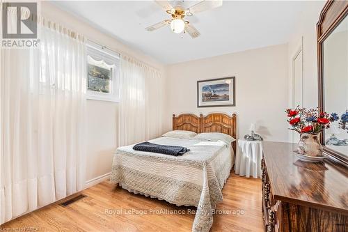 240 Somerset Drive, Loyalist (Bath), ON - Indoor Photo Showing Bedroom