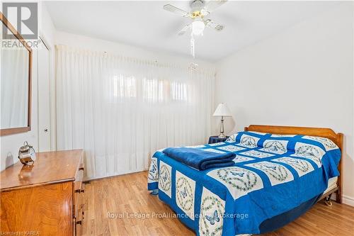 240 Somerset Drive, Loyalist (Bath), ON - Indoor Photo Showing Bedroom