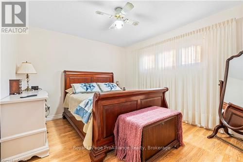 240 Somerset Drive, Loyalist (Bath), ON - Indoor Photo Showing Bedroom