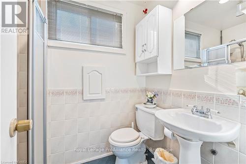 240 Somerset Drive, Loyalist (Bath), ON - Indoor Photo Showing Bathroom