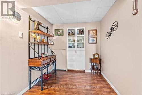 240 Somerset Drive, Loyalist (Bath), ON - Indoor Photo Showing Other Room