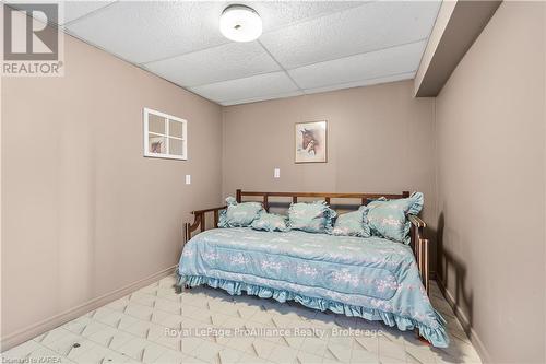 240 Somerset Drive, Loyalist (Bath), ON - Indoor Photo Showing Bedroom