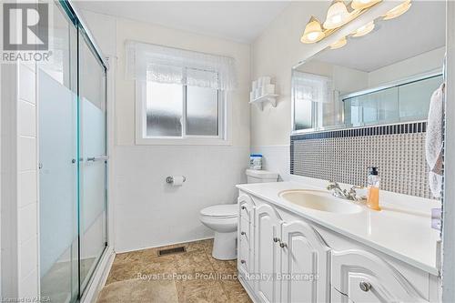 67 Briscoe Street, Loyalist (Amherstview), ON - Indoor Photo Showing Bathroom