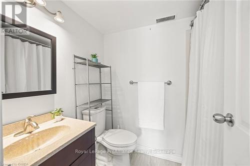 208 - 120 Barrett Court, Kingston (Kingston East (Incl Barret Crt)), ON - Indoor Photo Showing Bathroom