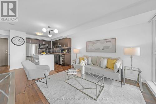 502 - 17 Anndale Drive, Toronto, ON - Indoor Photo Showing Living Room