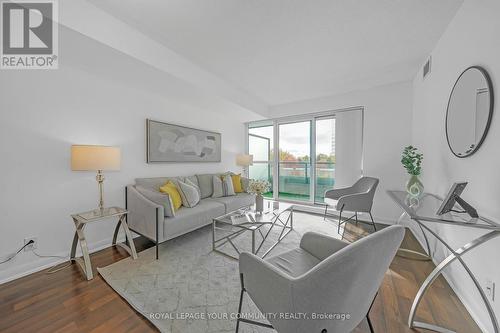 502 - 17 Anndale Drive, Toronto, ON - Indoor Photo Showing Living Room