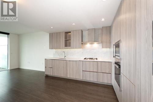 2403 89 Nelson Street, Vancouver, BC - Indoor Photo Showing Kitchen