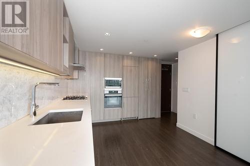 2403 89 Nelson Street, Vancouver, BC - Indoor Photo Showing Kitchen