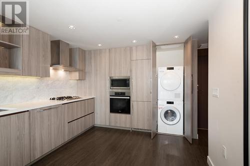 2403 89 Nelson Street, Vancouver, BC - Indoor Photo Showing Kitchen