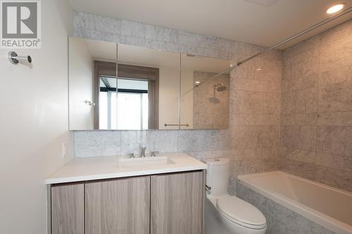 2403 89 Nelson Street, Vancouver, BC - Indoor Photo Showing Bathroom