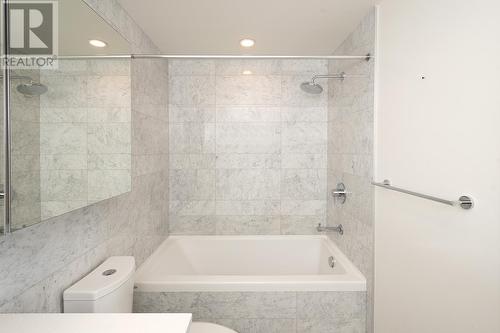 2403 89 Nelson Street, Vancouver, BC - Indoor Photo Showing Bathroom