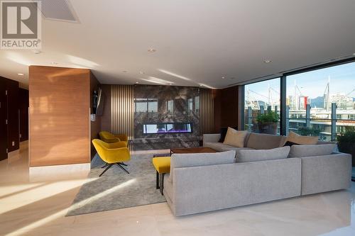 2403 89 Nelson Street, Vancouver, BC - Indoor Photo Showing Living Room