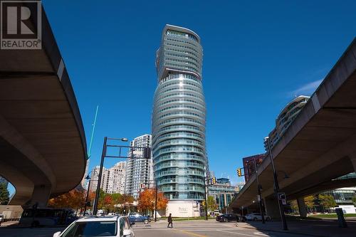 2403 89 Nelson Street, Vancouver, BC - Outdoor With Facade