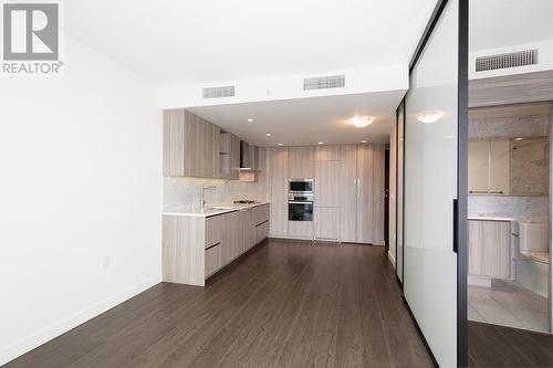 2403 89 Nelson Street, Vancouver, BC - Indoor Photo Showing Kitchen