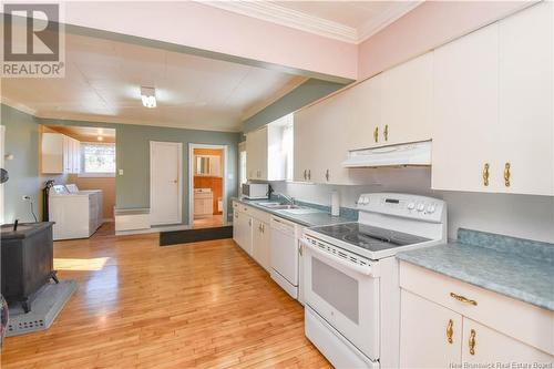 1039 Rue Sainte-Marie Street, Saint-Marie-Saint-Raphaël, NB - Indoor Photo Showing Kitchen