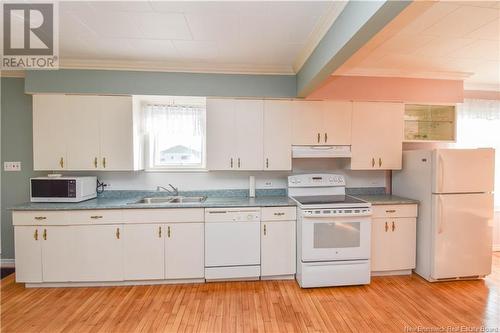 1039 Rue Sainte-Marie Street, Saint-Marie-Saint-Raphaël, NB - Indoor Photo Showing Kitchen With Double Sink