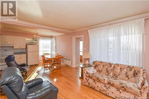 1039 Rue Sainte-Marie Street, Saint-Marie-Saint-Raphaël, NB - Indoor Photo Showing Living Room