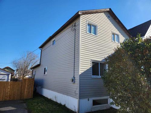 622 Mclaughlin, Thunder Bay, ON 