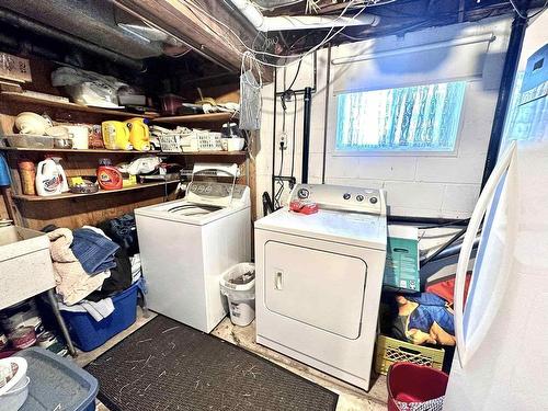 936 Simpson Street, Thunder Bay, ON - Indoor Photo Showing Laundry Room