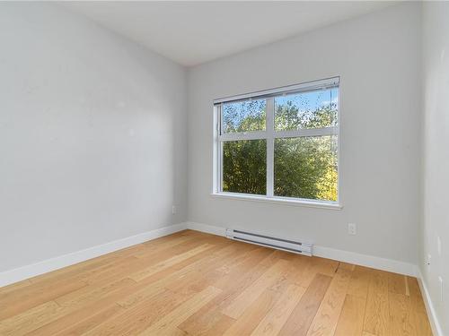 208-1000 Inverness Rd, Saanich, BC - Indoor Photo Showing Other Room