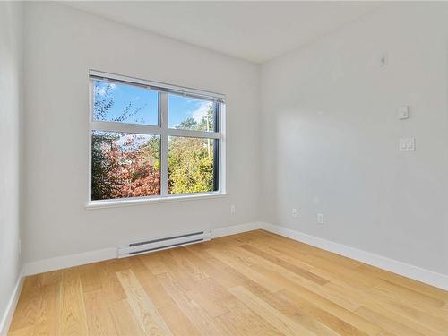 208-1000 Inverness Rd, Saanich, BC - Indoor Photo Showing Other Room