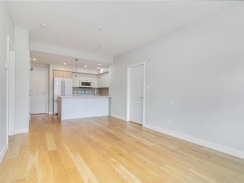 208-1000 Inverness Rd, Saanich, BC - Indoor Photo Showing Kitchen