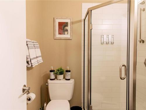 12-203 Boardwalk Blvd, Ucluelet, BC - Indoor Photo Showing Bathroom