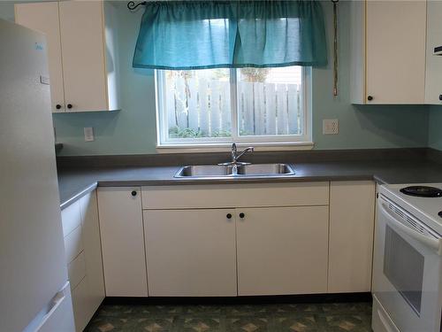 230A Grants Lake Rd, Lake Cowichan, BC - Indoor Photo Showing Kitchen With Double Sink