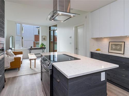 816-1628 Store St, Victoria, BC - Indoor Photo Showing Kitchen