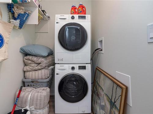 816-1628 Store St, Victoria, BC - Indoor Photo Showing Laundry Room