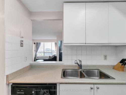 706-5 Greystone Walk Dr, Toronto, ON - Indoor Photo Showing Kitchen With Double Sink