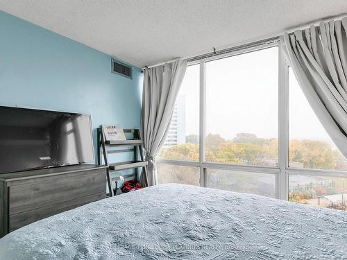 706-5 Greystone Walk Dr, Toronto, ON - Indoor Photo Showing Bedroom