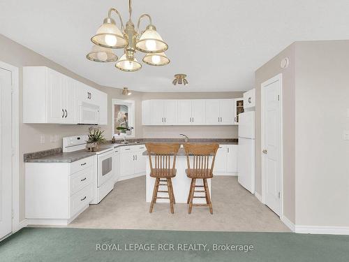 5-19 Reddington Dr, Caledon, ON - Indoor Photo Showing Kitchen