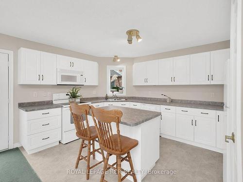 5-19 Reddington Dr, Caledon, ON - Indoor Photo Showing Kitchen With Double Sink