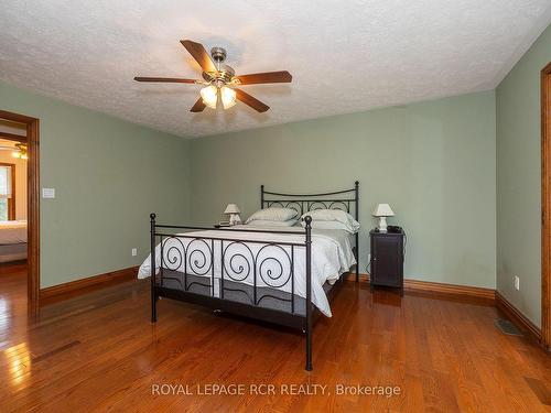 78 Lake St, Georgian Bluffs, ON - Indoor Photo Showing Bedroom