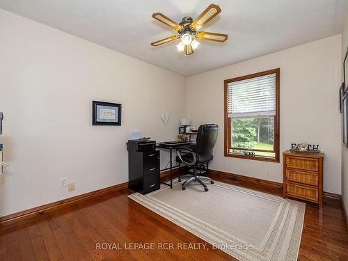 78 Lake St, Georgian Bluffs, ON - Indoor Photo Showing Office