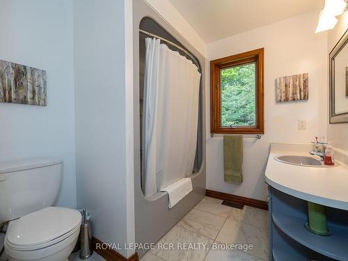 78 Lake St, Georgian Bluffs, ON - Indoor Photo Showing Bathroom