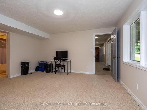 78 Lake St, Georgian Bluffs, ON - Indoor Photo Showing Other Room