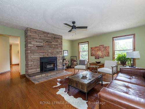 78 Lake St, Georgian Bluffs, ON - Indoor Photo Showing Living Room With Fireplace