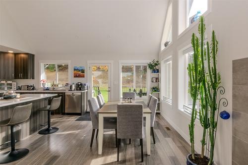 738 Bolton Road, Tappen, BC - Indoor Photo Showing Dining Room