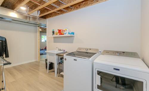 738 Bolton Road, Tappen, BC - Indoor Photo Showing Laundry Room