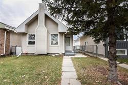 512 Mandalay DR  Winnipeg, MB R2P 2C9