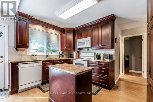 48 Tunbridge Crescent, Hamilton, ON - Indoor Photo Showing Kitchen