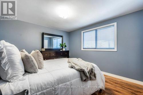 48 Tunbridge Crescent, Hamilton, ON - Indoor Photo Showing Bedroom