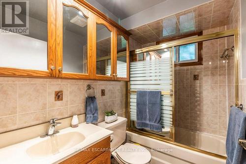 48 Tunbridge Crescent, Hamilton, ON - Indoor Photo Showing Bathroom